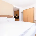 Med アパートホテル