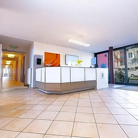 Aparthotel Med 3*